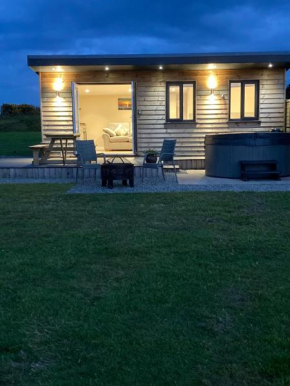 MAESLLAN CABINS 'Hud Y Machlud'